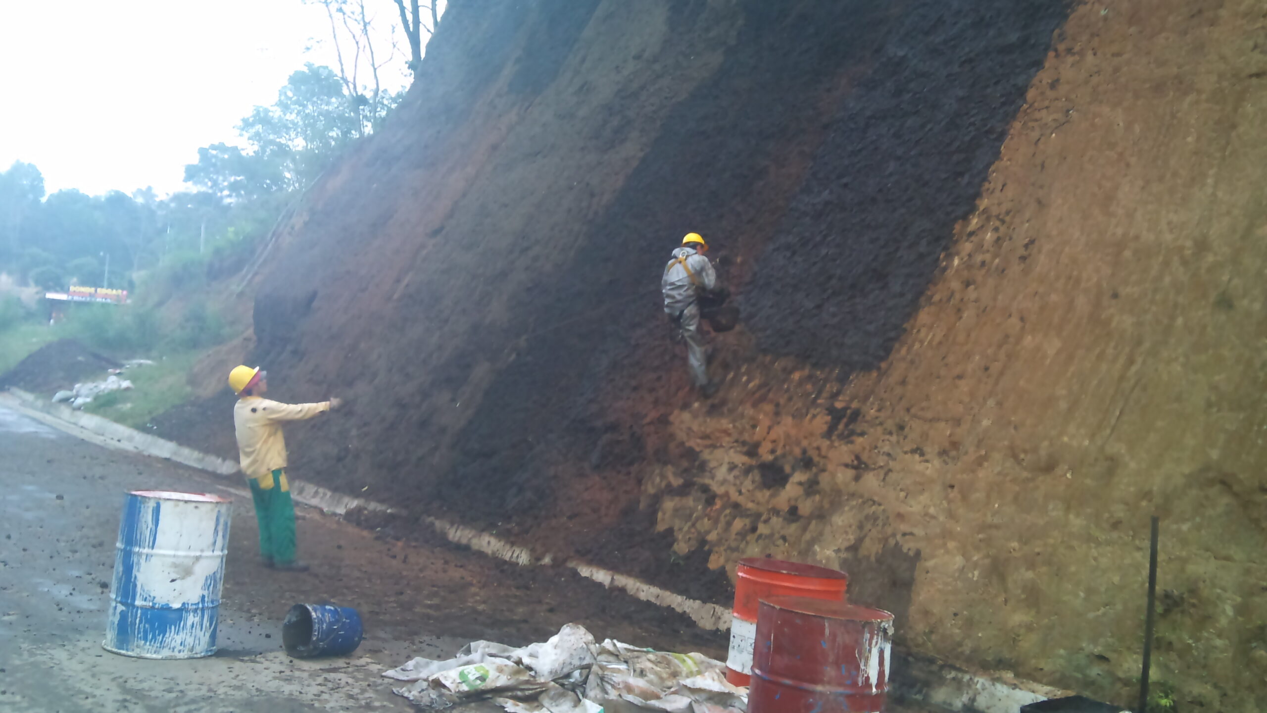 2 instalación hidrosiembra orgánica quebrajacho